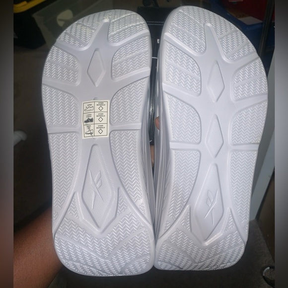 Reebok sandal - Picture 6 of 6